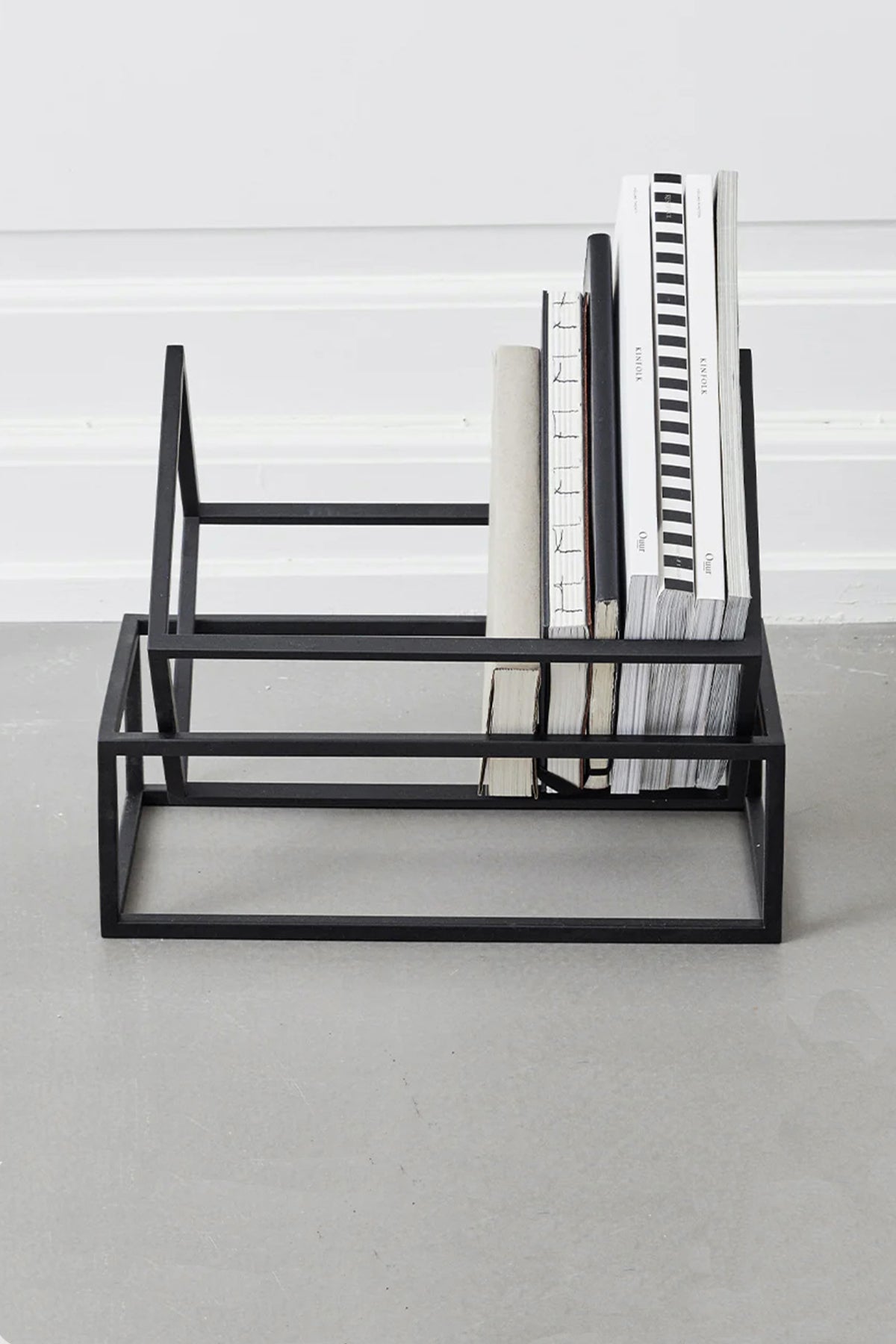 KATI ÇELİK DEKOR KİTAPLIK