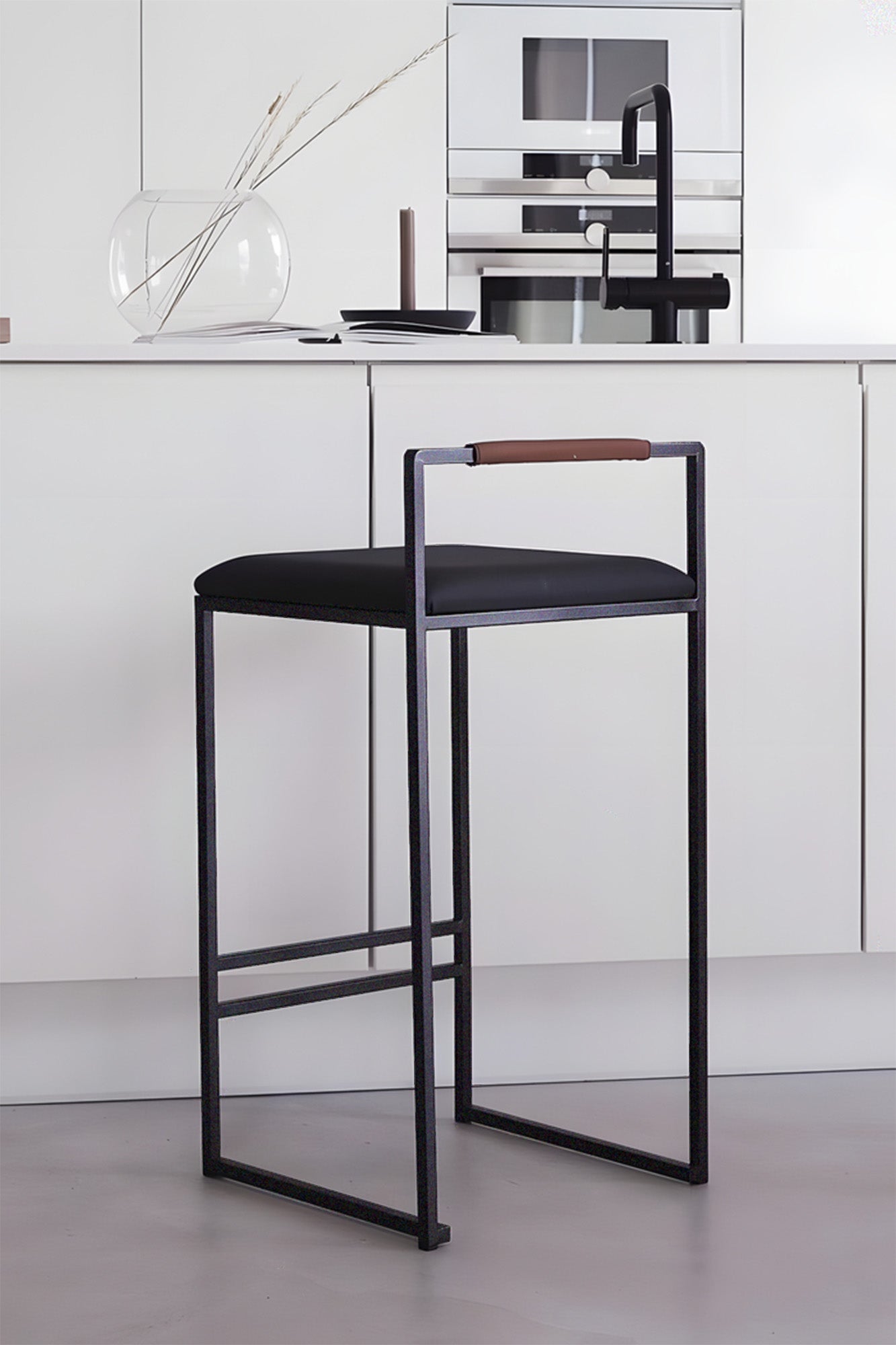 KATI ÇELİK BAR SANDALYESİ (M)