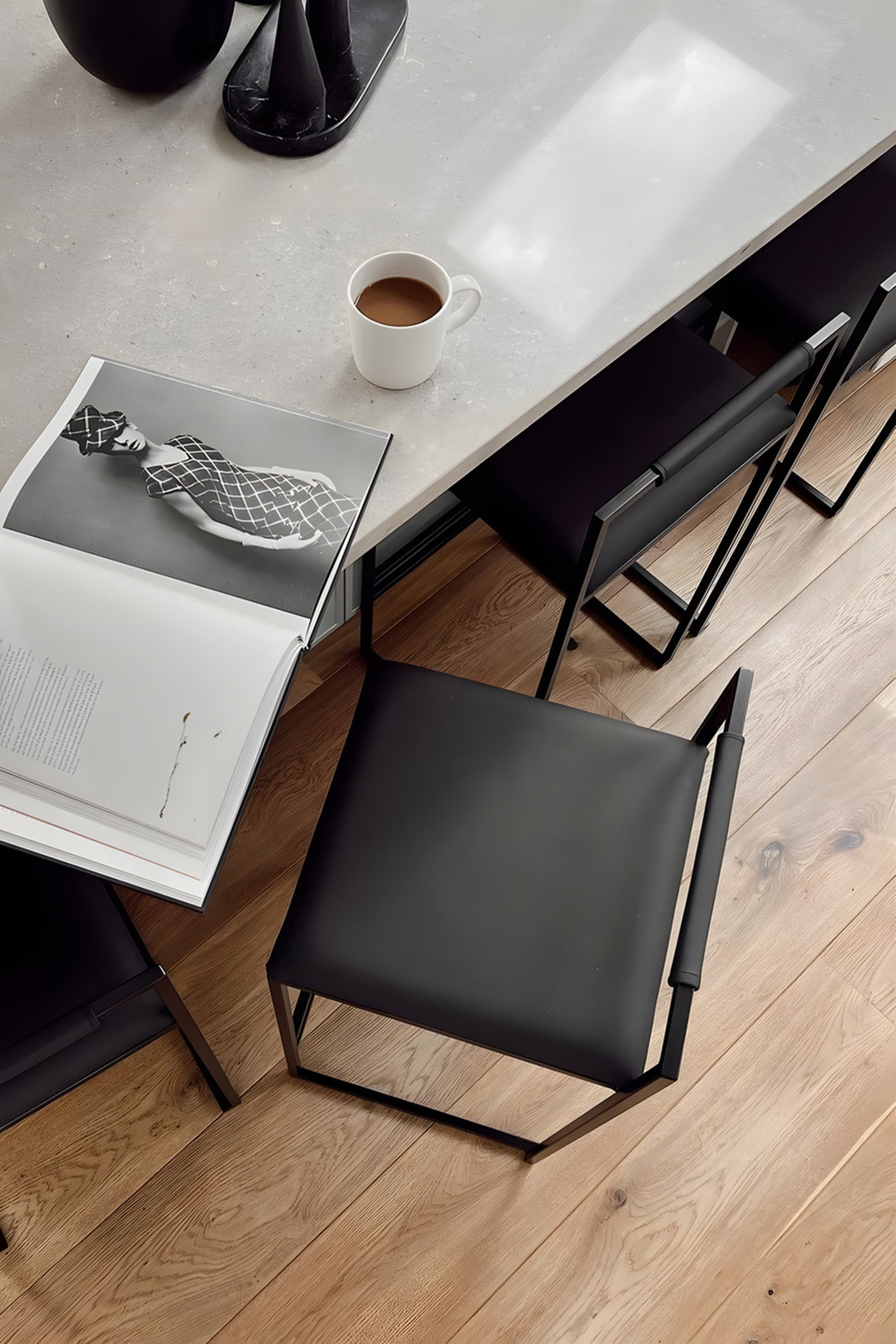 KATI ÇELİK BAR SANDALYESİ (L)