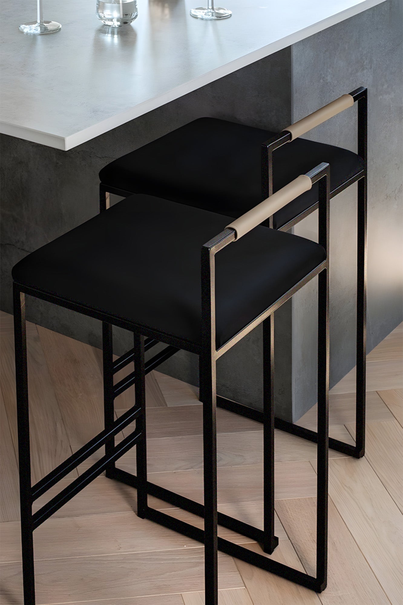 KATI ÇELİK BAR SANDALYESİ (L)