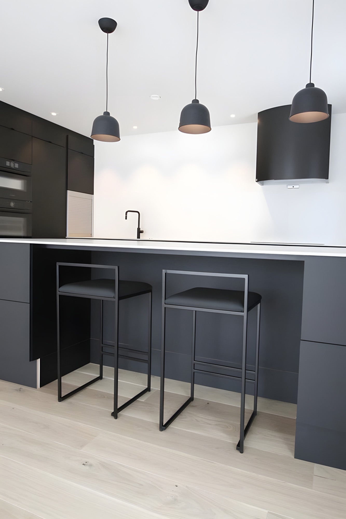 KATI ÇELİK BAR SANDALYESİ (M)