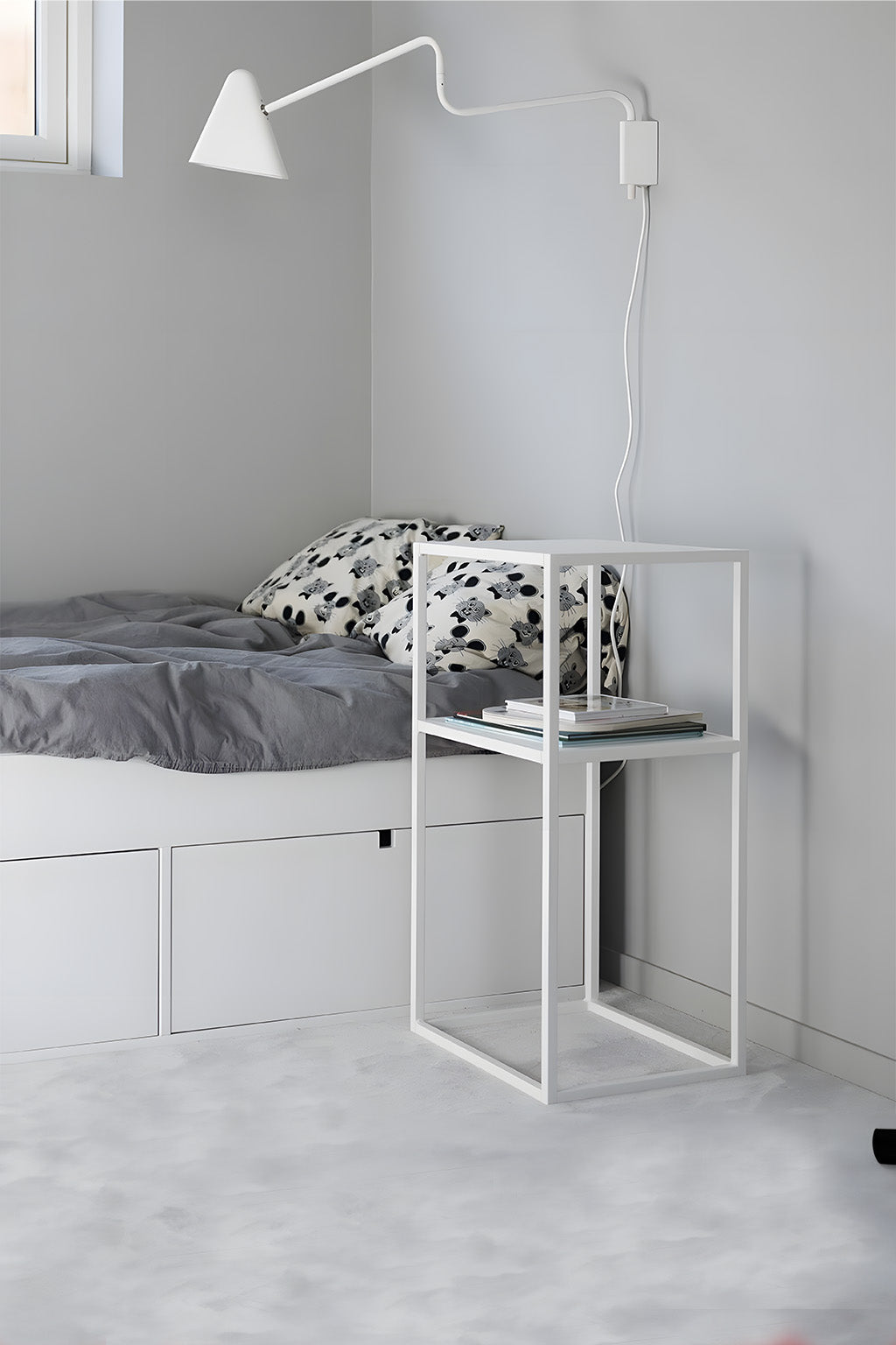 KATI ÇELİK RAFLI SEHPA