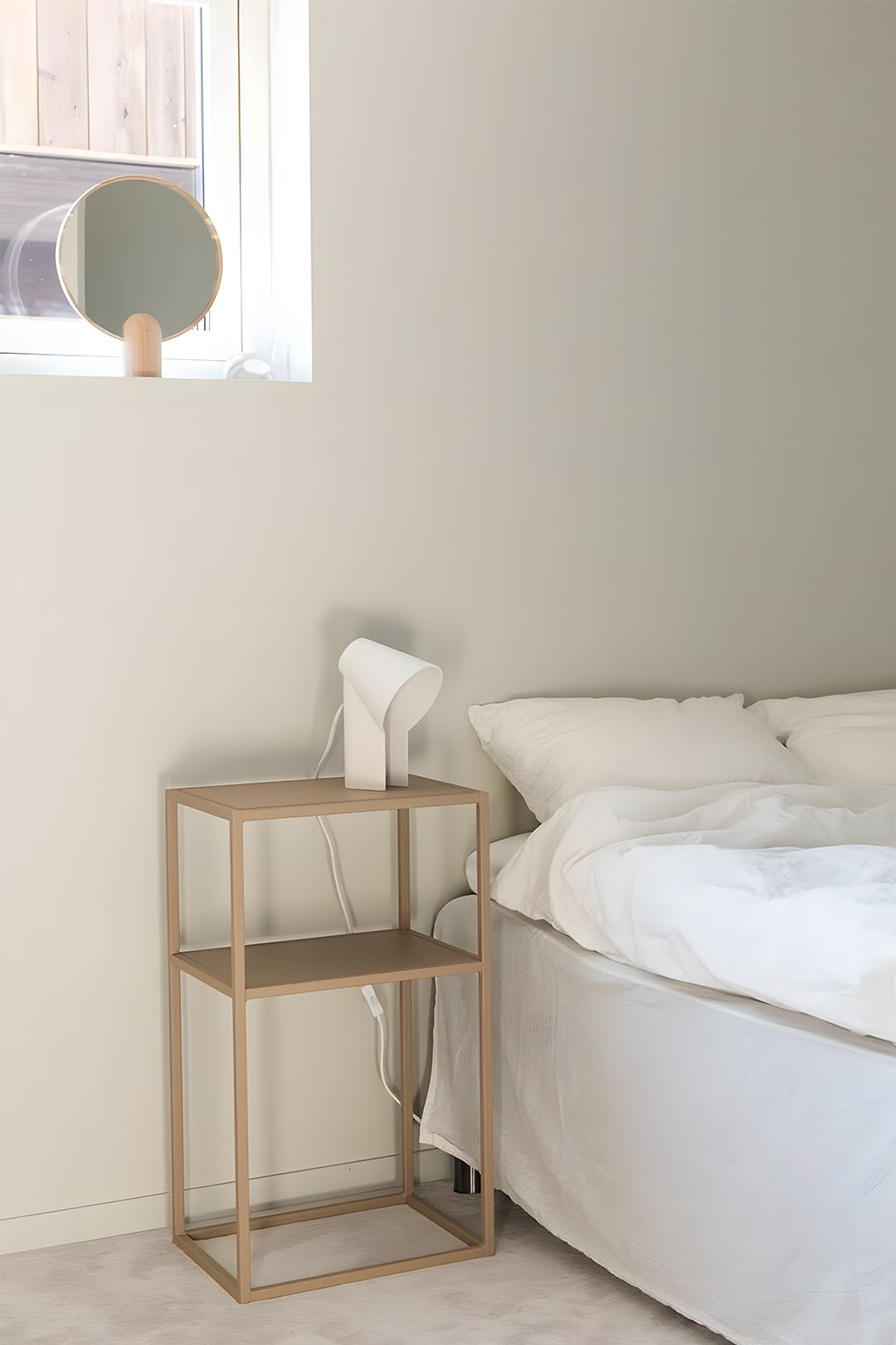 KATI ÇELİK RAFLI SEHPA