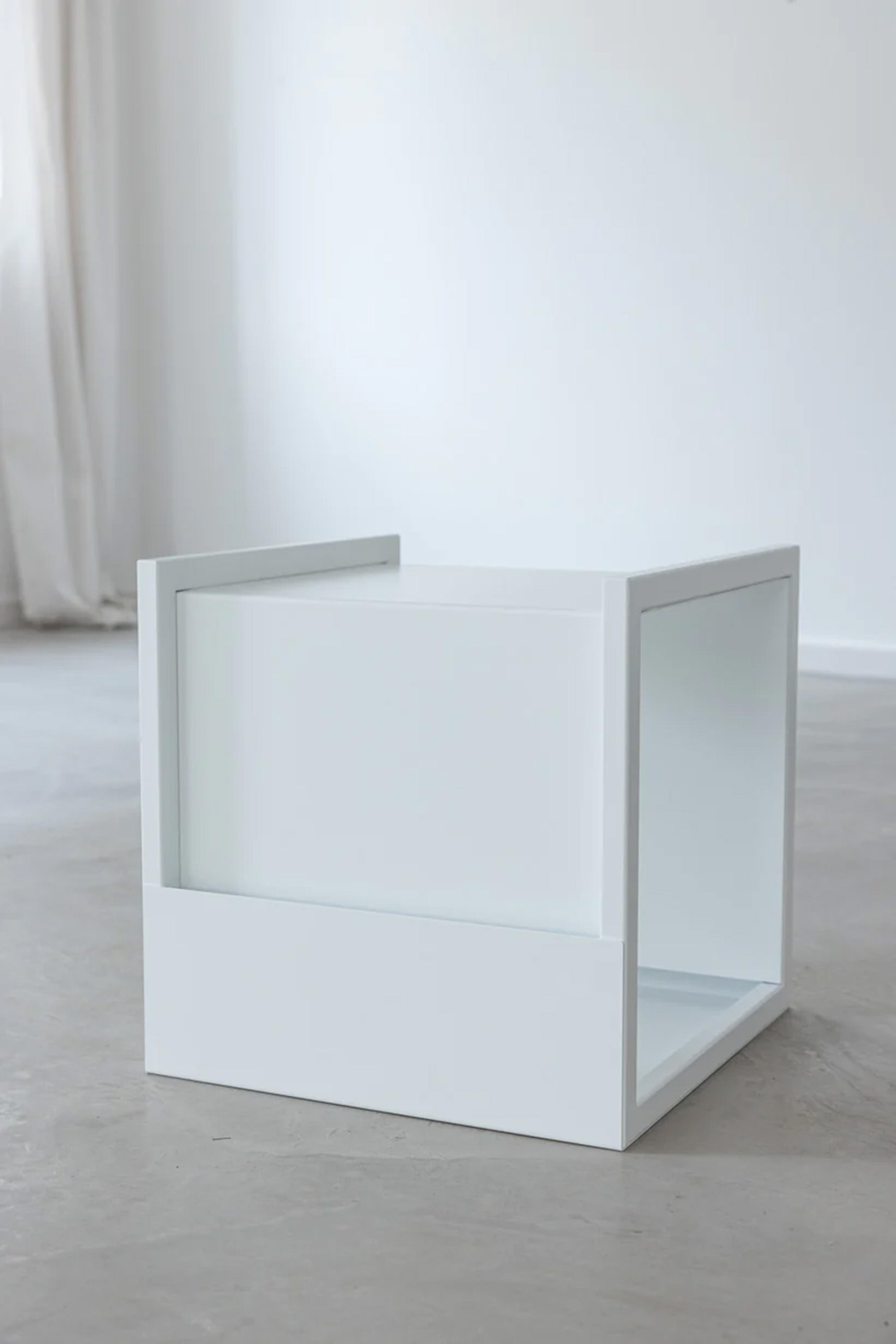 ÇELİK DERGİLİK SEHPA