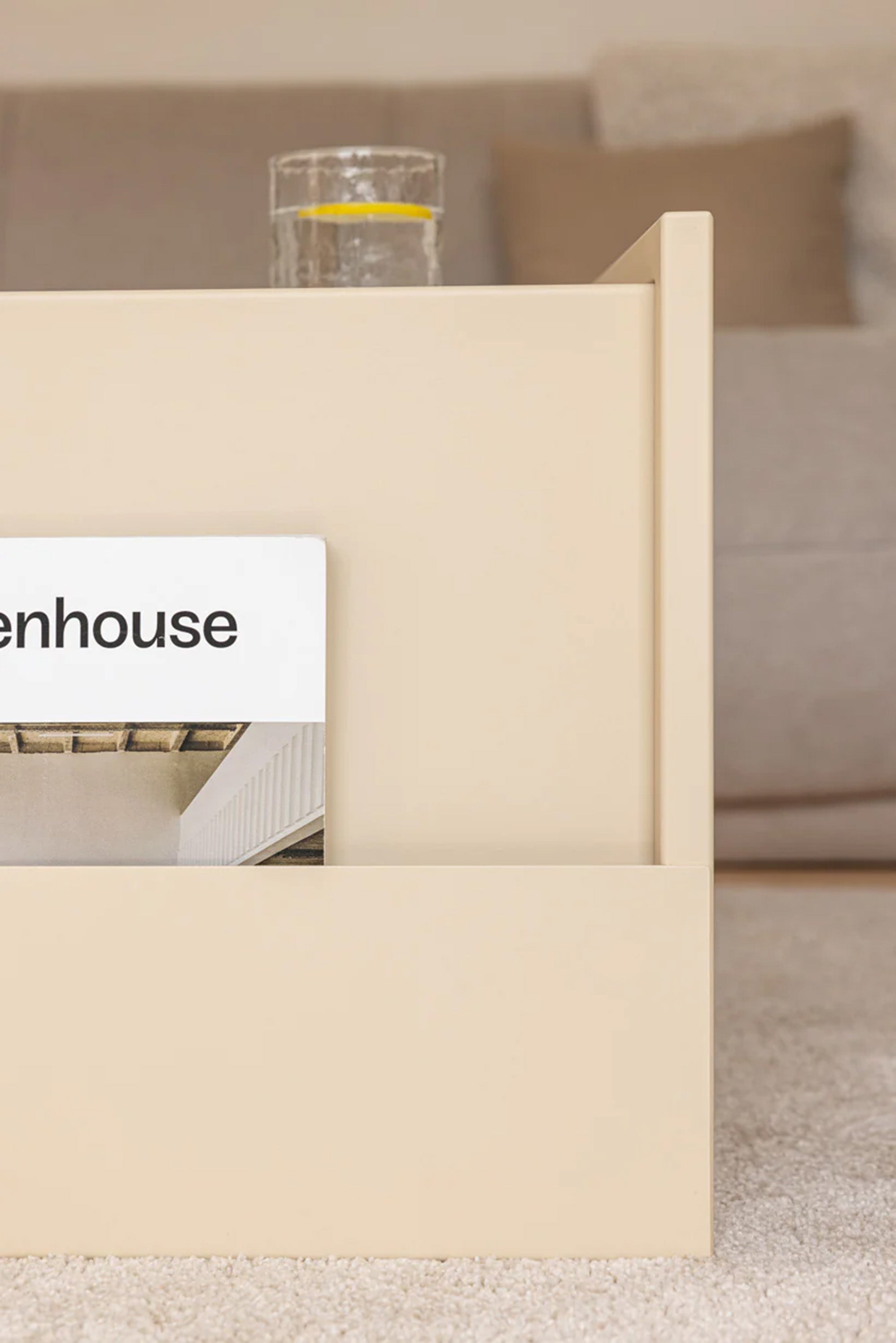 ÇELİK DERGİLİK SEHPA