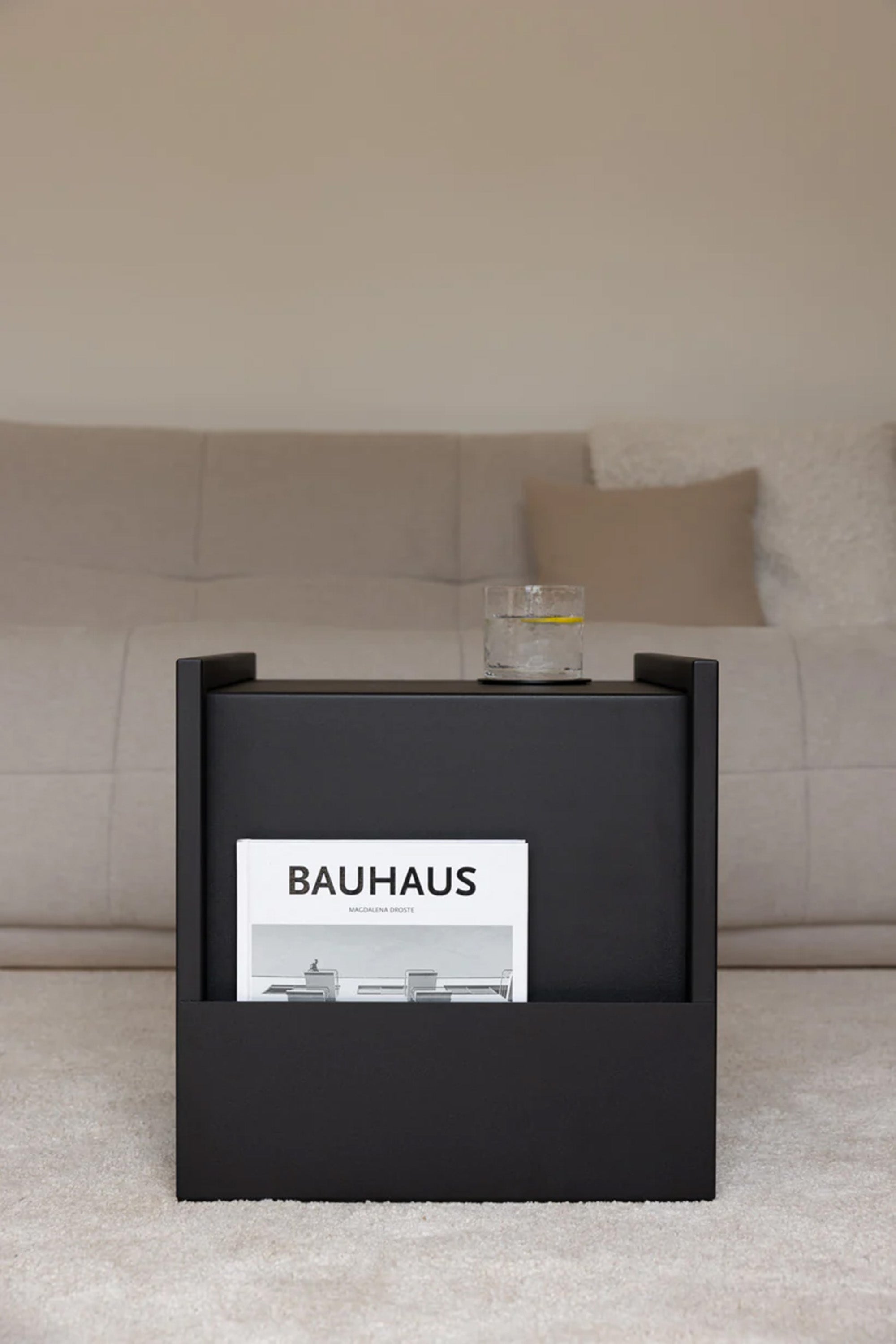 ÇELİK DERGİLİK SEHPA