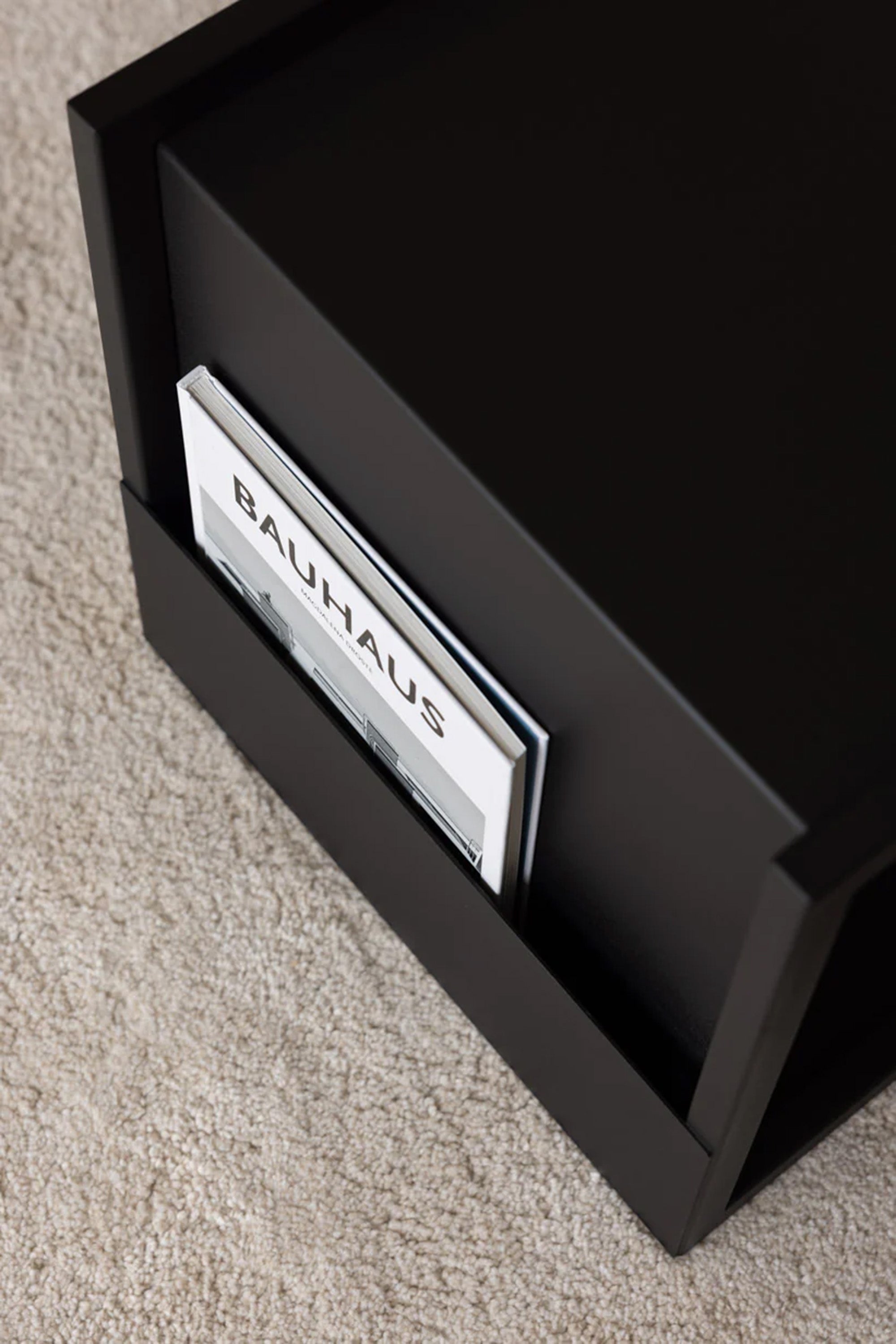 ÇELİK DERGİLİK SEHPA