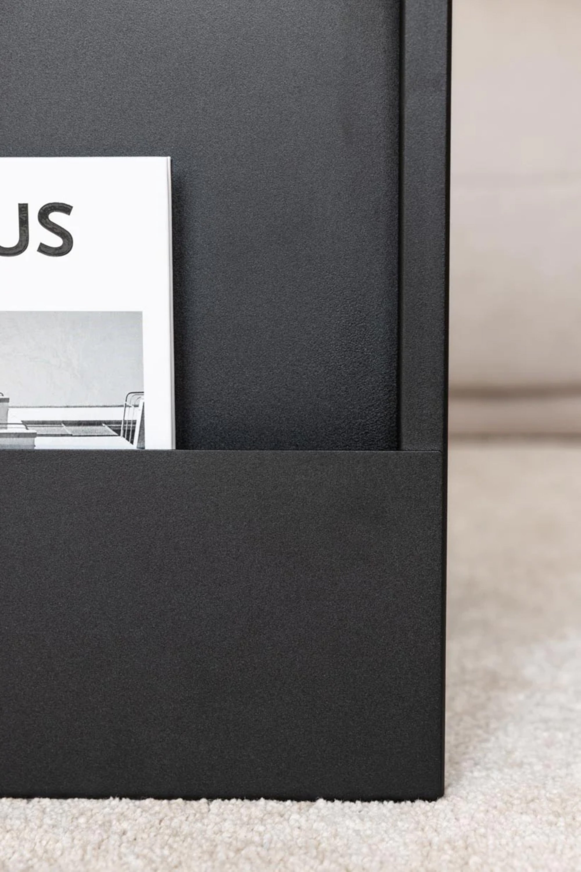 ÇELİK DERGİLİK SEHPA