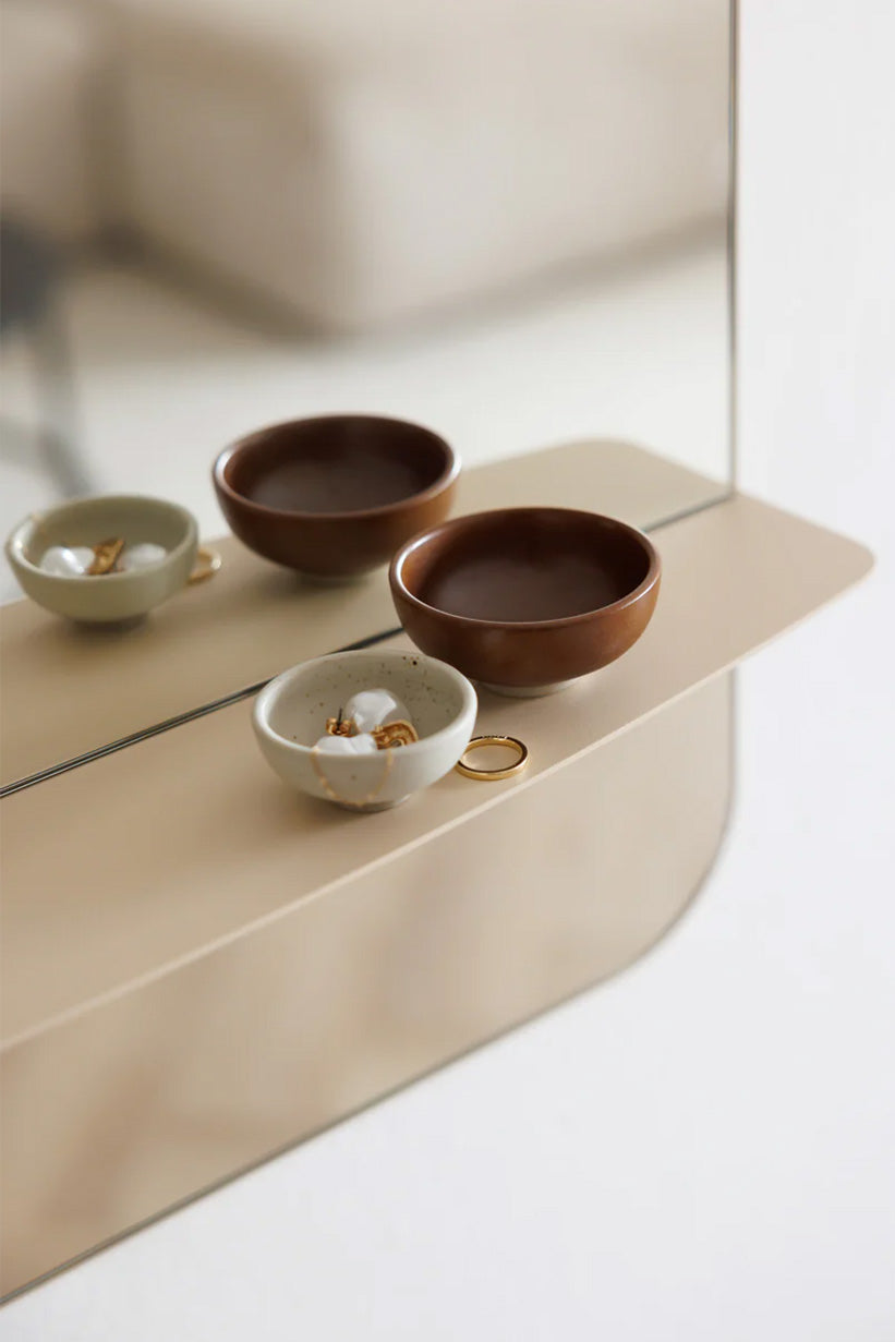 METAL RAFLI DUVAR AYNASI