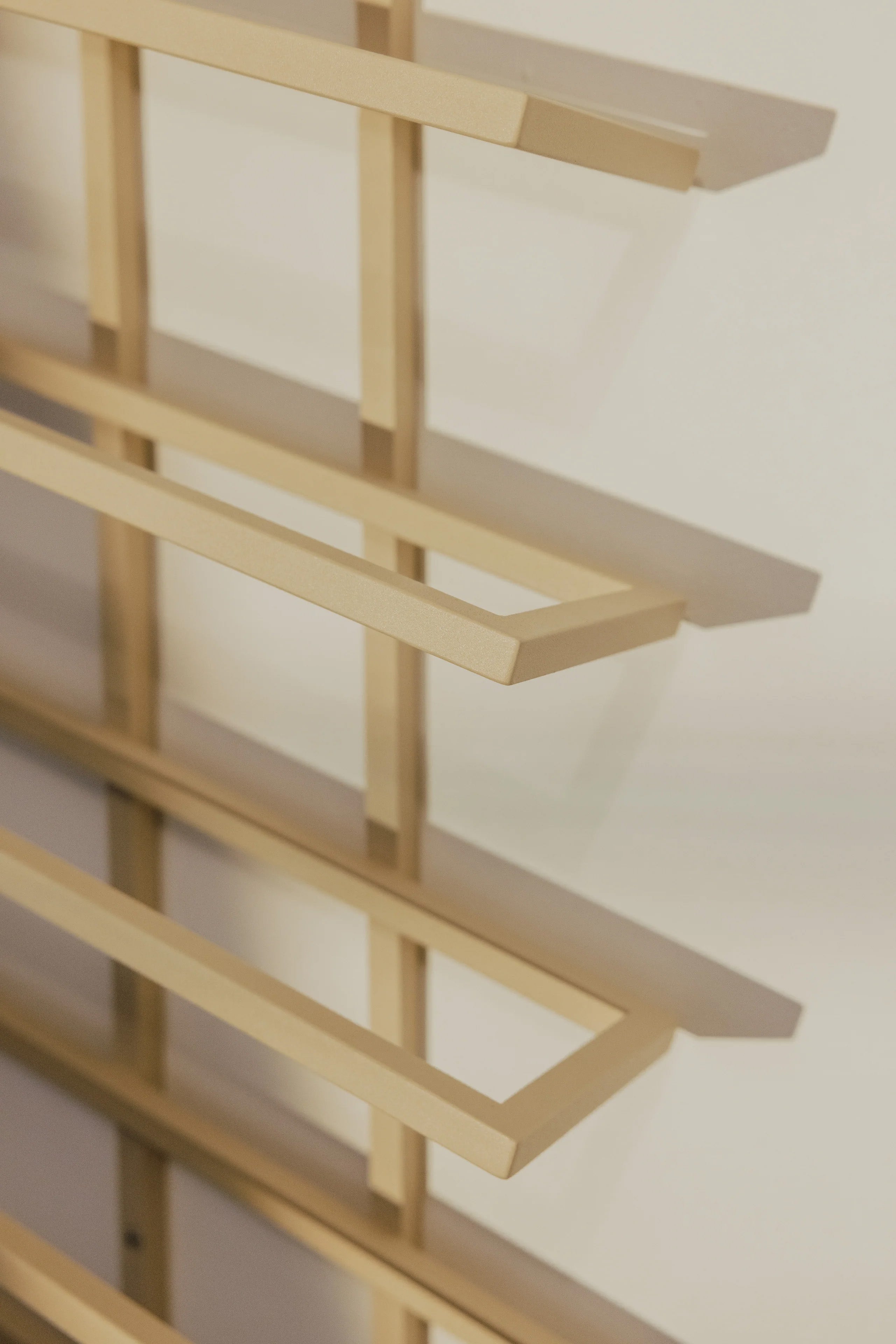 METAL 6 RAFLI MODERN ŞARAPLIK