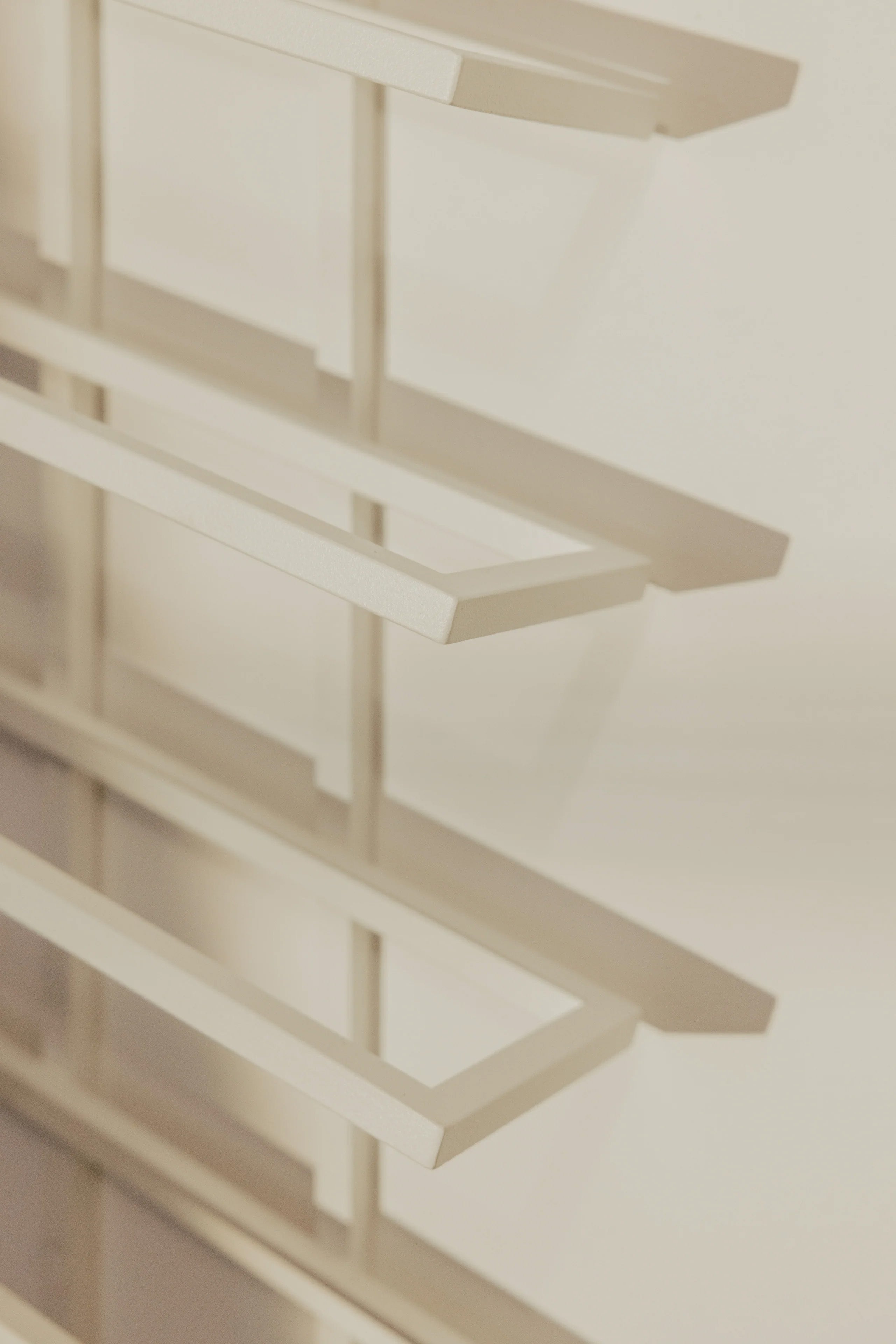 METAL 6 RAFLI MODERN ŞARAPLIK