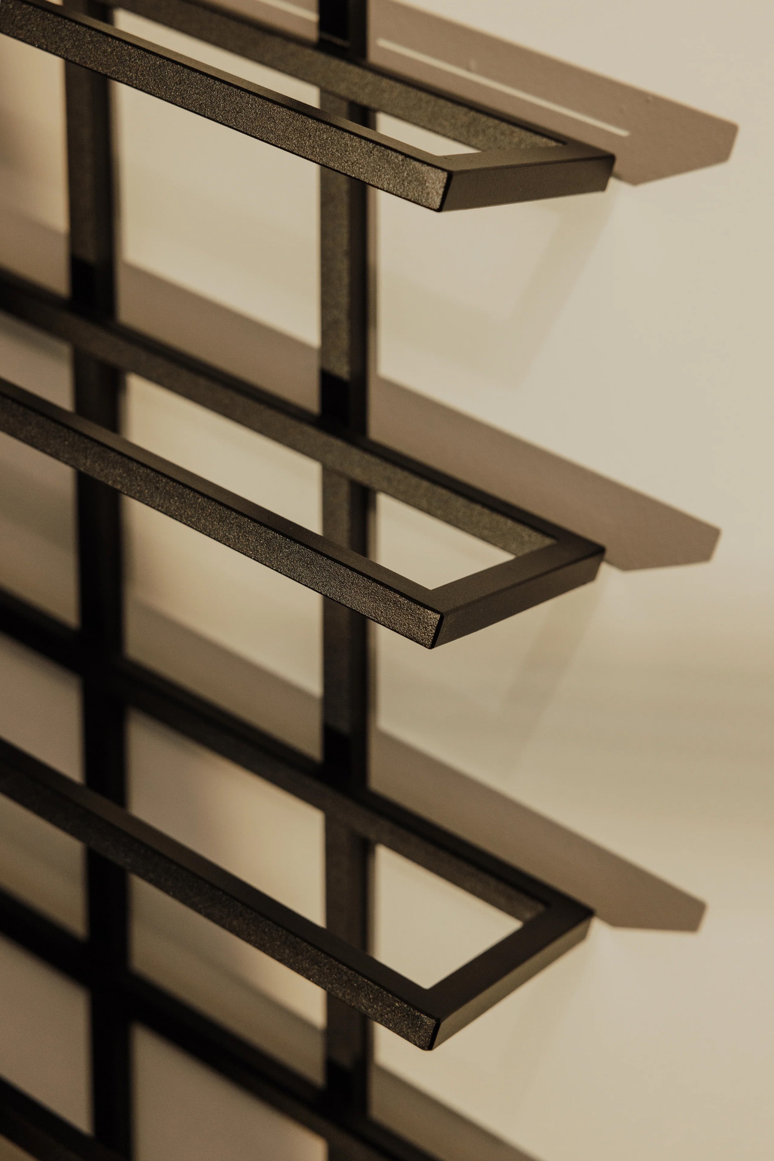 METAL 6 RAFLI MODERN ŞARAPLIK