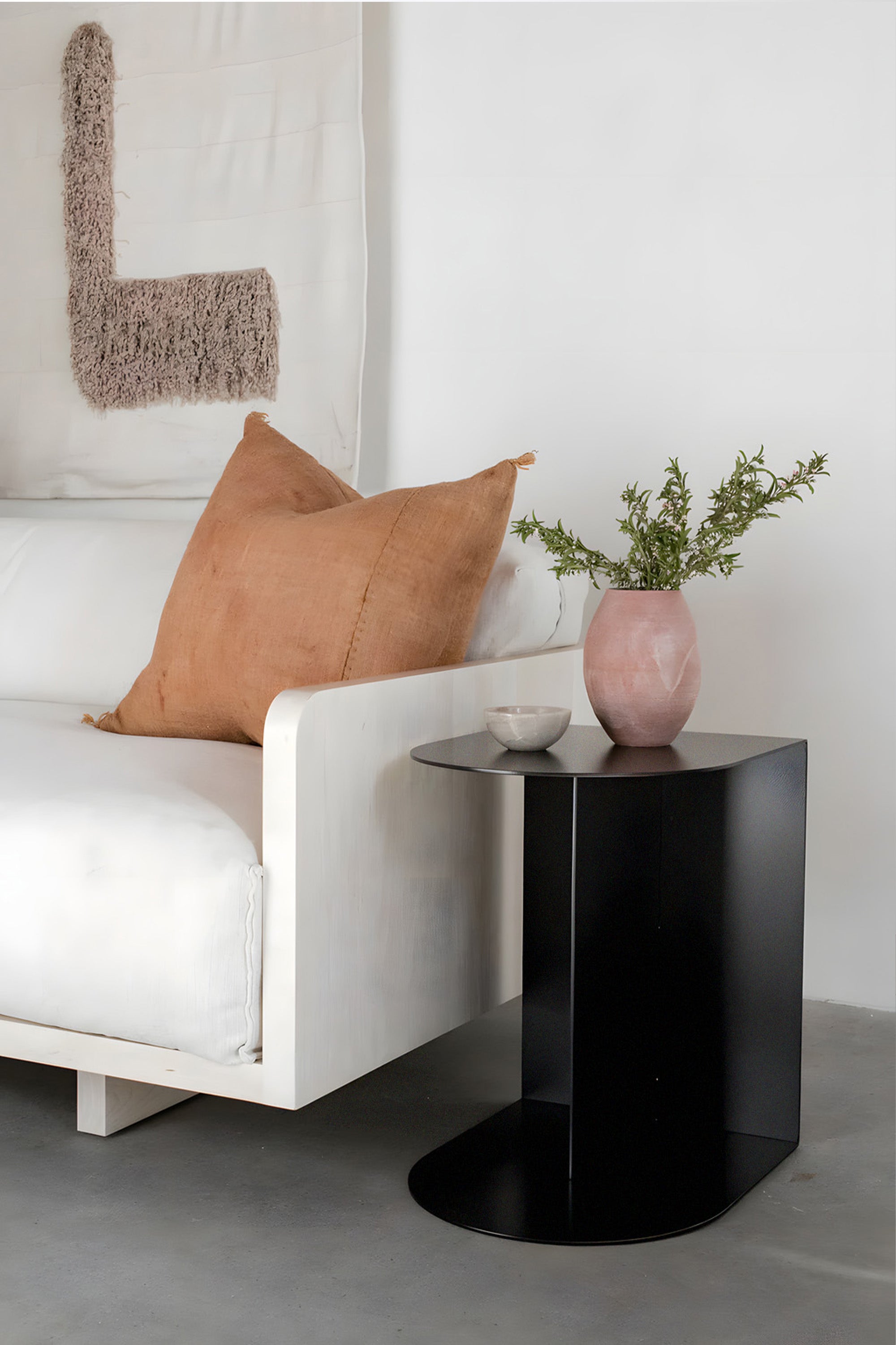 MİNİMALİST METAL SEHPA