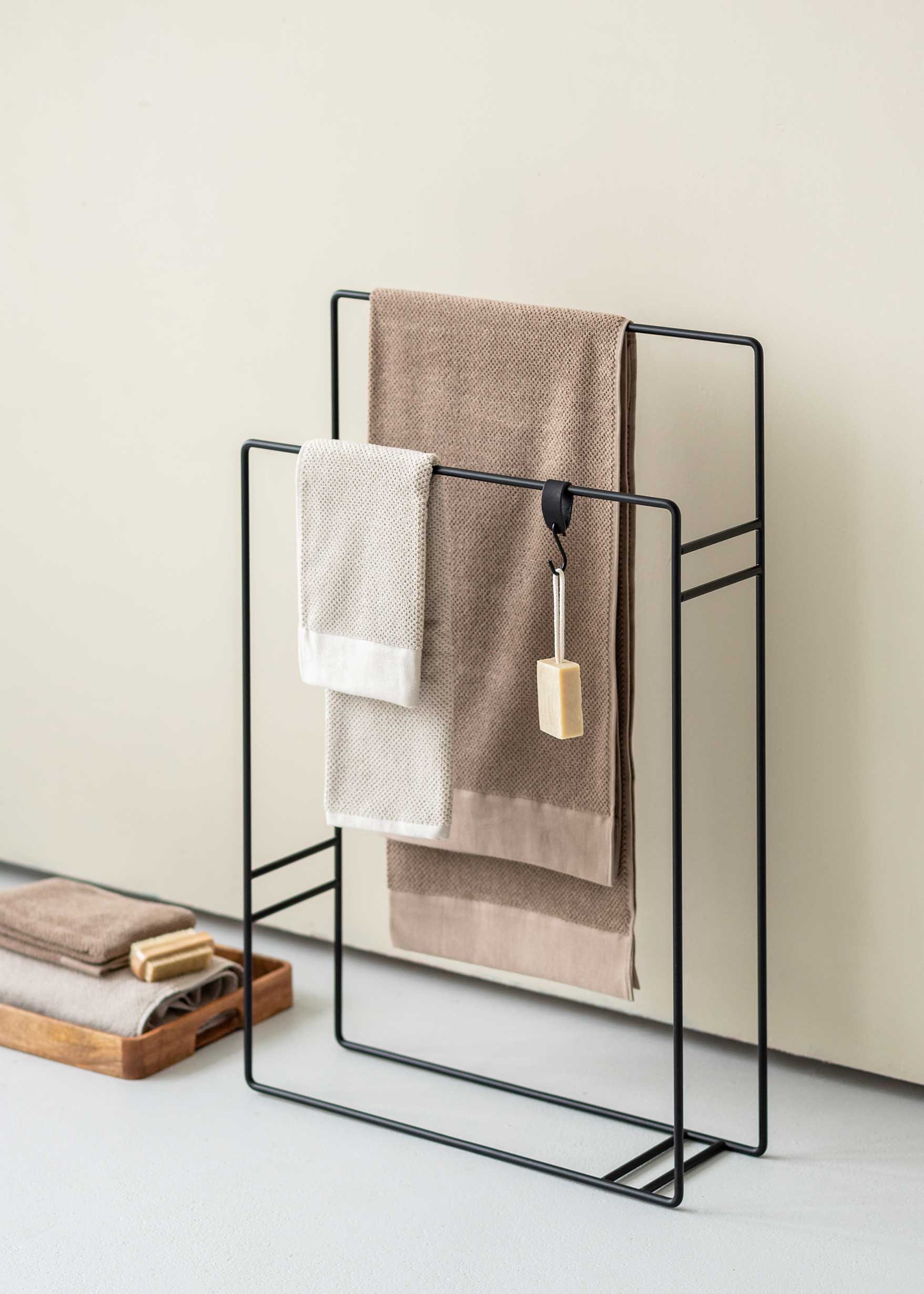 METAL AYAKLI HAVLU ASKILIĞI