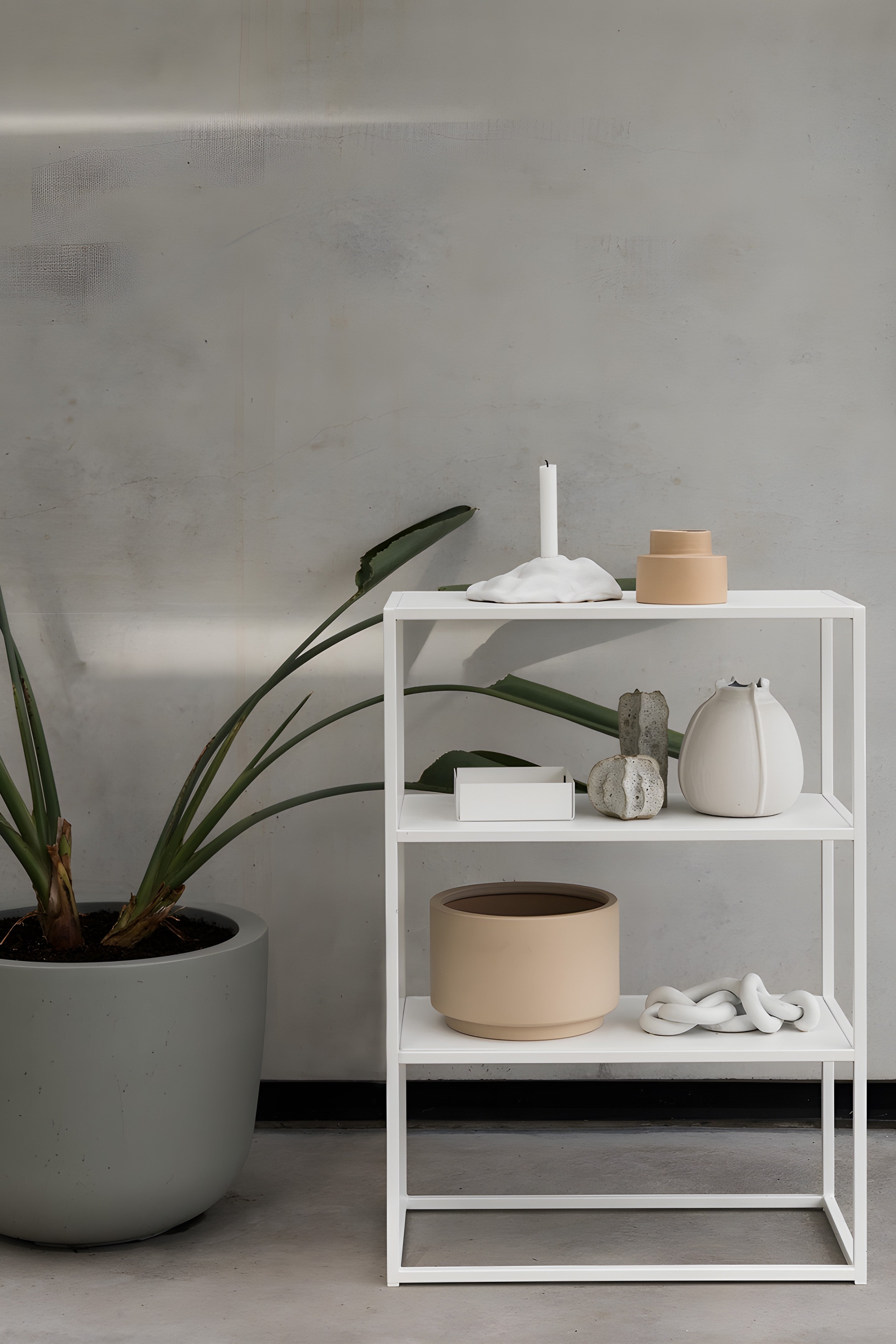 ÜÇ RAFLI MODERN KONSOL