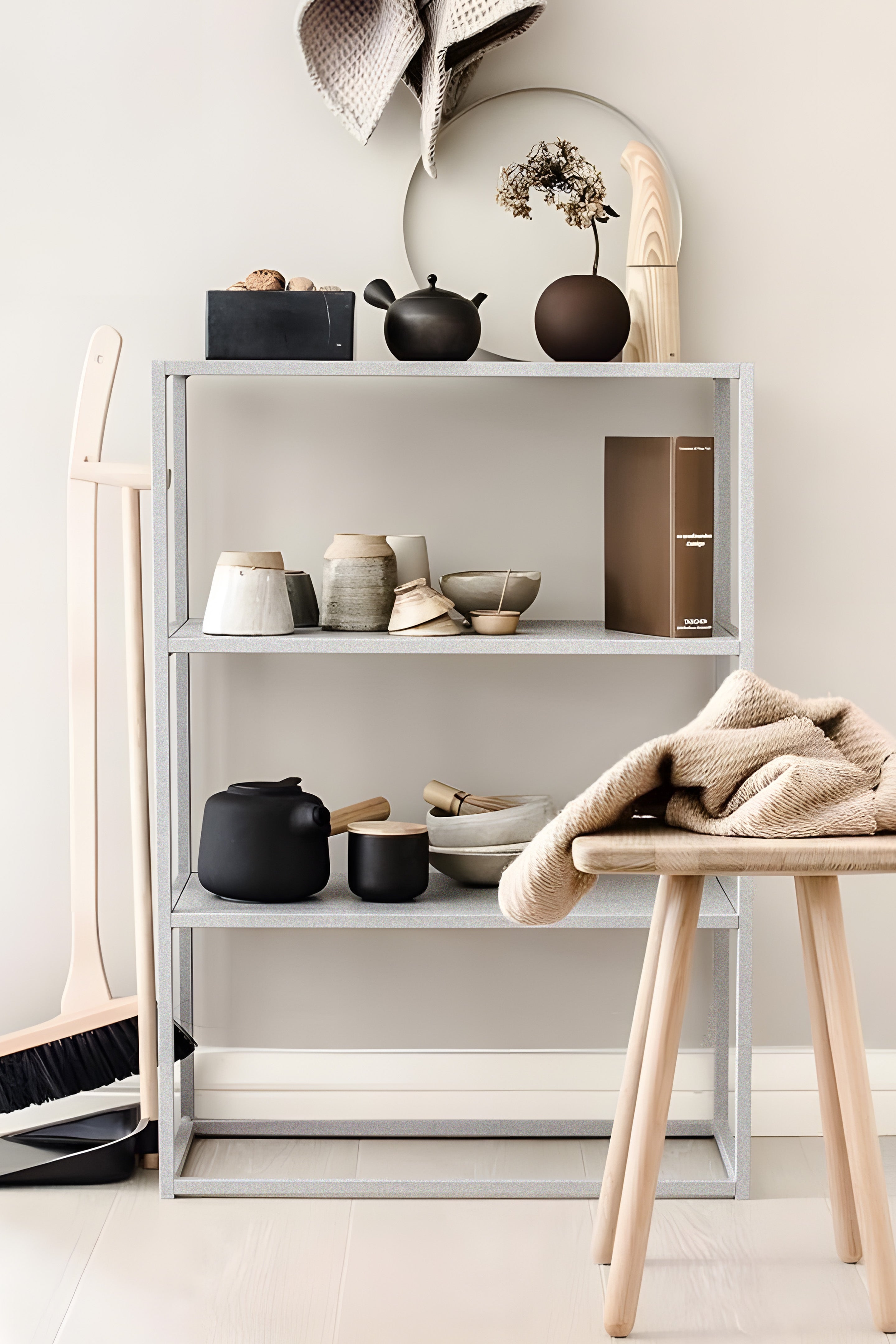 ÜÇ RAFLI MODERN KONSOL