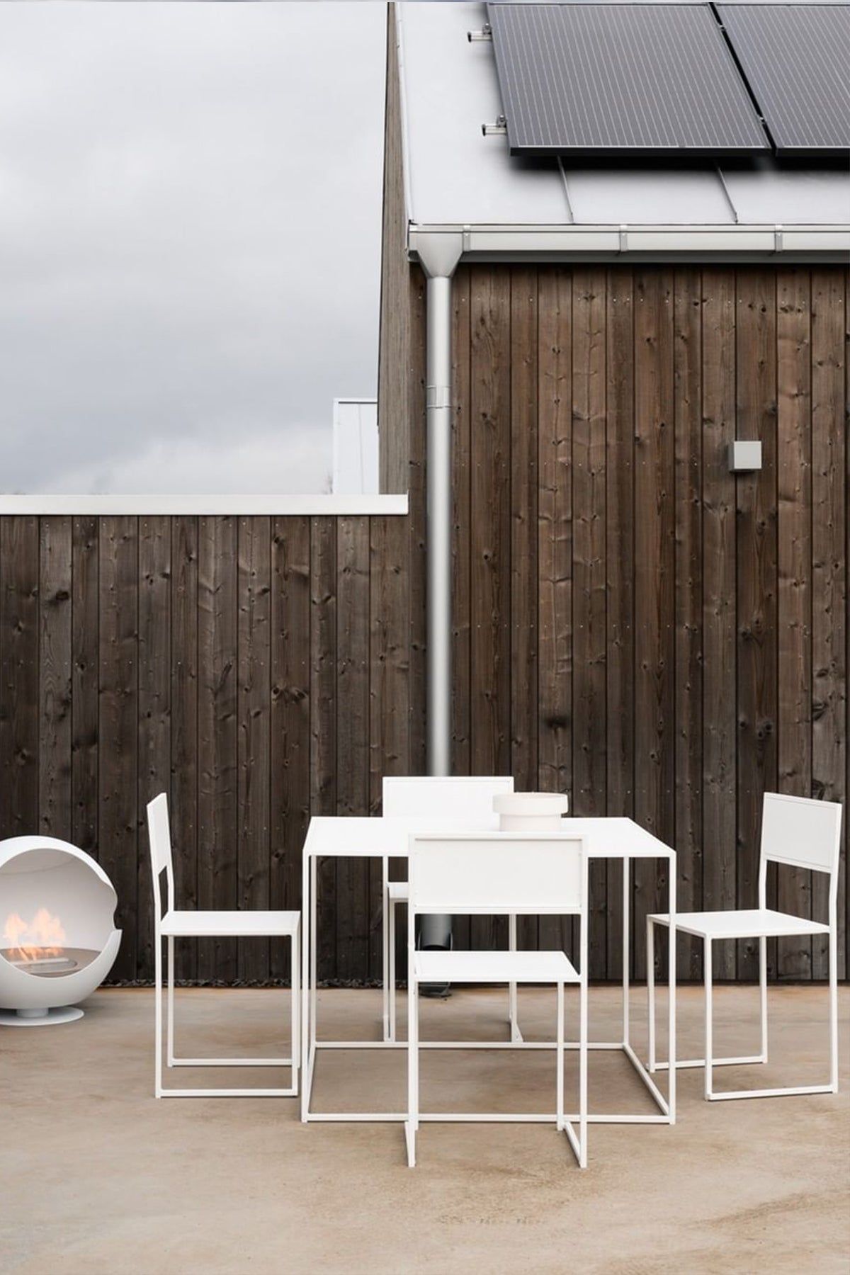 KATI ÇELİK YEMEK MASASI